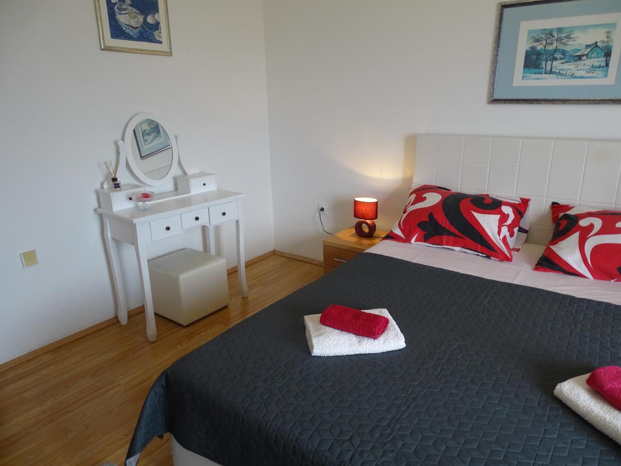 Apartments Sime Dinjiška Eksteriør bilde