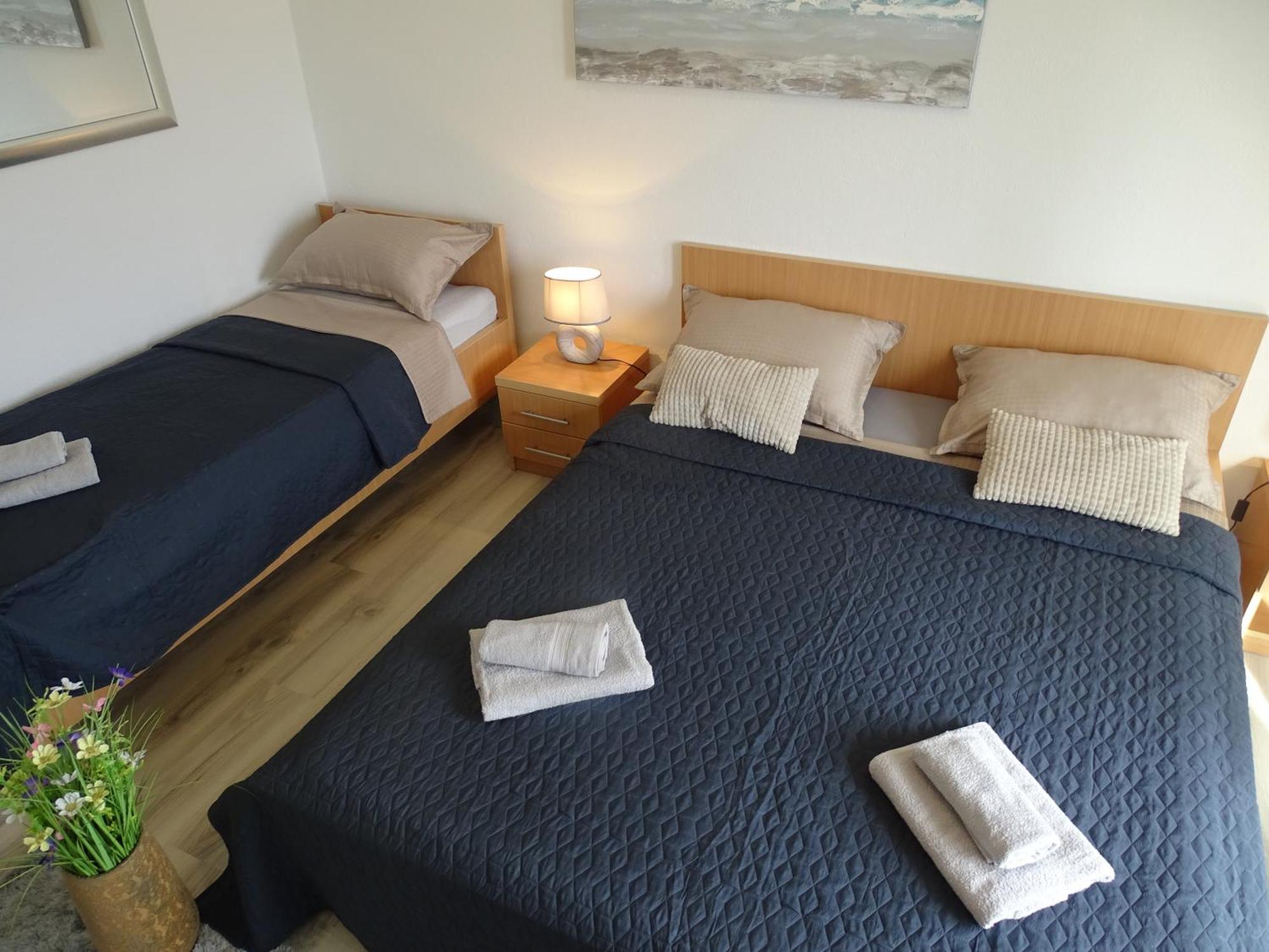 Apartments Sime Dinjiška Eksteriør bilde